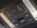 【パワーバックドア】スマートキーや運転席のボタンを押すだけでリアゲートが自動で開閉します!荷物を持っている時や、高い位置にあるバックドアを閉める際に便利な機能です♪
