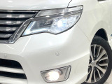 【LEDヘッドライト】悪天候や夜間走行時も良好な視界を確保し安心して運転できる高輝度LEDヘッドライトを装備!点灯速度が早く、消費電力も抑えられています。