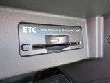 『ETC』を装着しています♪♪ 有料道路での料金所の手間を省いて運転に集中できます♪♪ 車から離れる時はカードの抜き取りをお忘れなく♪♪