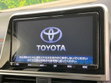 【大画面ナビ】人気の大型9インチナビを装備。存在感のある大画面はインパクト大!ナビ利用時のマップ表示は見やすく、テレビやDVDは臨場感がアップ!いつものドライブがグッと楽しくなります♪