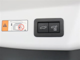Zグレードですので、電動バックドアになります。