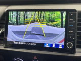 【バックカメラ】駐車時に後方がリアルタイム映像で確認できます。大型商業施設や立体駐車場での駐車時や、夜間のバック時に大活躍!運転スキルに関わらず、今や必須となった装備のひとつです!