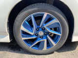【タイヤ・ホイール】 純正17インチアルミホイール タイヤサイズ《215/50R17》になります。