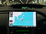 ディスプレイオーディオやカーナビは、現代のドライブにおいて欠かせない装備のひとつです。初めての場所でも迷いにくく、快適なルート案内で運転をサポートします。移動中のエンターテインメント性も高まります。
