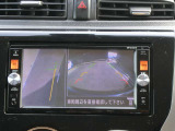 サイドブラインドモニターは、狭い道での離合の際に安心です。