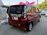 広々とした車内空間に優れた燃費性能。更にデザインも上質で人気のお車です!