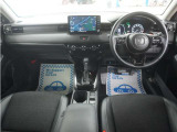 運転にかかわる様々な操作を安全に行えるように視点移動が少なく、操作性に配慮されたスイッチ類が凝縮されたコクピットです。