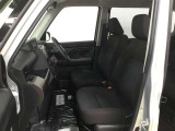 ファブリックで包み込んだベーシックなシートです。通気性が良くて蒸れにくい上に、保温性も高いので冬場でも冷えを感じにくいです♪