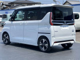 車線逸脱警報、車両が車線をはみ出す可能性がある場合に警報音と警告表示でドライバーに知らせてくれます。