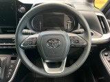 インテリアに合わせたデザインのステアリングは、運転される方のことも考え、運転しやすい形状、大きさです。是非一度、実際に触ってお確かめください。