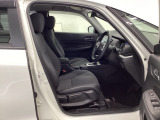 シートはフィット性も良く、楽な運転姿勢を保てます。
