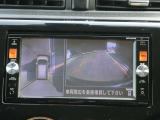 クルマを空から見たような映像が映る、アラウンドビューモニターで、車両周辺の安全確認も一目できます!小さなお子様や障害物も確認できるので、運転のしやすさだけではなく事故防止にも役立ちます♪