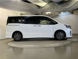 当社でご購入頂いた全ての車両はご納車前、エンジンオイル交換・ワイパーゴム・ブレーキ点検・調整・その他確認の上ご納車いたします。