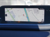 マツダコネクトの8.8インチワイドセンターディスプレイです。『Android Auto』『Apple CarPlay』や独自のコネクテッドサービスに対応したインターフェイスシステムです。