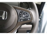 Hondaセンシングの機能のひとつ、アダプティブクルーズコントロール付!アクセルから足を離しても設定したスピードと前車との車間を保ち走行してくれます!車線維持もアシスト☆高速道路で疲労軽減ですね☆