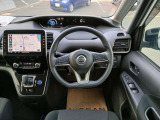 運転席 視界がよく操作しやすいスイッチ類がドライブをサポートいたします!