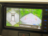 【アラウンドビューモニター】専用のカメラにより、上から見下ろしたような視点で360度クルマの周囲を確認することができます☆死角部分も確認しやすく、狭い場所での切り返しや駐車もスムーズに行えます。