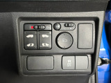 【両側パワースライドドア】両側が電動スライドドアになっております。狭い駐車場でのお子様の乗り降りの時などに安心です!