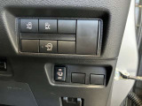 両側オートスライドドアです♪運転席のボタンやキーのボタンでも開閉できます!手荷物がいっぱいの時でも簡単にドアの開け閉めができるのでとっても便利です♪