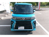 正面からの写真です。力強い意匠のバンパーです。格好良さも併せ持つお車です。