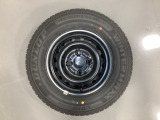当社にてデモ走行時に装着していた中古スタットレスタイヤ+ホイール4本セットを用意致しました。(2025年製、タイヤ+ホイールは現状渡し、保証対象外です)