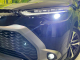 【LEDヘッドライト】悪天候や夜間走行時も良好な視界を確保し安心して運転できる高輝度LEDヘッドライトを装備!点灯速度が早く、消費電力も抑えられています。