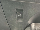 こちらのクルマはUSB接続コネクタも装備されています♪スマホの充電などにお使い下さい。ご旅行中での充電切れも、これなら心配いりませんね!