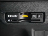 ◆ETC2.0装着◆進化したドライブ体験。料金収受システムだけだったETCが生まれ変わって、高速道路を賢く使うETC2.0に進化しました。多彩な情報サービスが便利で快適なドライブ体験を提供します。