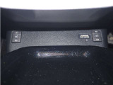 両席フロントシートヒータースイッチ