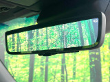 【デジタルインナーミラー】後席の大きな荷物や同乗者で後方が確認しづらい時でも安心!カメラが撮影した車両後方の映像をルームミラー内に表示。クリアな視界で状況の確認が可能です!