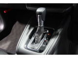 扱いやすい位置に配置されたフロアオートマチックです☆CVTを採用で滑らかでスムーズな走りが楽しめますよ♪