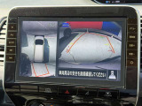 駐停車には便利なアラウンドビューモニター搭載。サイドモニターの切り替えも可能です。