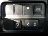 両側オートスライドドア付です。(ハンズフリー対応)運転席スイッチ、インテリジェントキーでも操作が可能です。