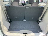 前にスライドしてあげれば、更に大きい荷物が詰めます。