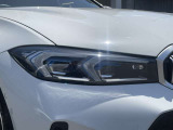 また、BMW正規認定中古車は、エマージェンシーサービスが自動付帯。24時間365日、皆様のカーライフをサポート致します。確かな安心のうえで、「駆けぬける歓び」をご堪能ください。