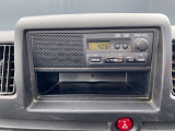 純正オーディオでセンタースピーカー付きAM/FMラジオです。それぞれ6チャンネルまで登録できます。