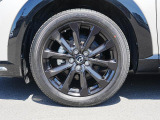 大迫力の18インチアルミホイールです。
