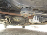 下廻りの防錆加工は多くの方が施工されてます。サビてフレームに穴が開く前にオプションで施工されることをお勧めいたします。融雪剤などから下回りを長期間、守ります。是非購入時ご検討ください