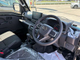 軽自動車は何よりその手軽さが魅力ですね。狭い道でもラクラクです。税金など維持費も抑えられるし、セカンドカーとしてもオススメのくるまです。