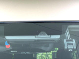 【トヨタセーフティセンス】走行中に前方の車両等を認識し、衝突しそうな時は警報とブレーキで衝突回避と被害軽減をアシスト。より安全にドライブをお楽しみいただけます。
