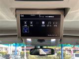 後席モニターも付いてますので後部座席の方もDVD等をご覧いただきながら、ゆっくりとくつろいでいただけるかと思います☆