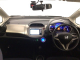 【前方視界】開放的な前方視界!運転がしやすく疲れにくいです♪窓が大きく、見通しがとっても良いおクルマですよ♪