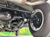 お車を安心してお乗りいただく為には、足回りの定期点検が欠かせません。サービスサポート(有償保証)では無料点検もご提供しており、安心のカーライフをお過ごしいただけるサポート体制が整っています。