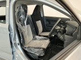 【運転席・助手席】内装ルームクリーニング済みです。しっかり綺麗にしていますので、是非、お確かめください。車に自信があるからこそ、是非一度ご来店頂き内外装も見てもらえると幸いです。