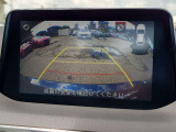 バックカメラで後方が移ります。駐車場や車庫入れの際に強い味方となります