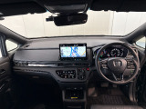 見通しの良い運転席回りとなっておりますので安心して運転をして頂けます!窓が大きいので明るく開放的な室内です