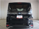 「中古車ハイブリッド保証」付き。ハイブリッド機構を無償で保証します。保証期間は、初度登録年月から10年目まで、またはロングラン保証が終わってから3年間。ただし累計走行距離が20万km以内です。