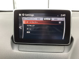 レバーをAUTOの位置にしているとき、レインセンサーが雨を感知すると、雨量に応じてワイパーが自動で作動してくれるオートワイパーを装備!設定変更で非作動にすると、間欠作動に固定されます。