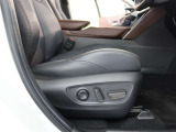 パワーシート搭載。微妙な調整が手軽にでき、ピッタリなポジションで運転することが可能です。