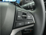◆アダプティブクルーズコントロール◆予め設定した車速内でクルマが自動的に加減速。前走車との適切な車間距離を維持しながら追従走行します。【LKAS】車線維持支援システムでステアリング操作を支援。